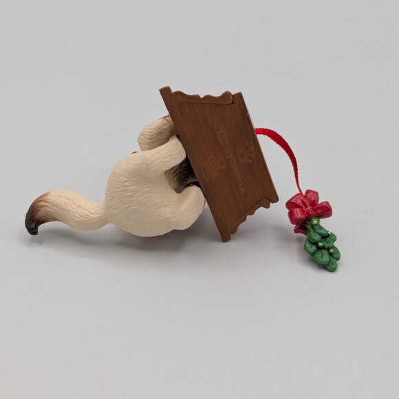 Hallmark Keepsake Mischievous Kittens 2009 Christmas Ornament, 11th in Series - Picture 7 of 11